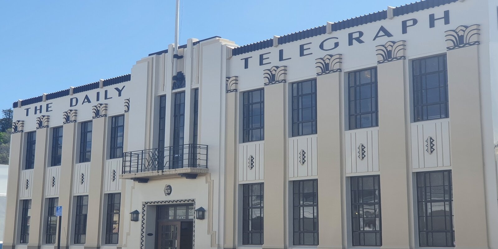 Deep in the Art of Deco