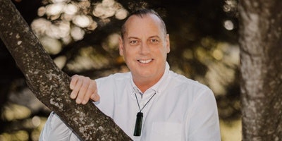 Kelvin Cruickshank Live